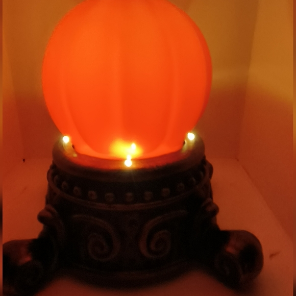 Light Up Flickering Flame Pumpkin Halloween Decorative Prop - Picture 4 of 4